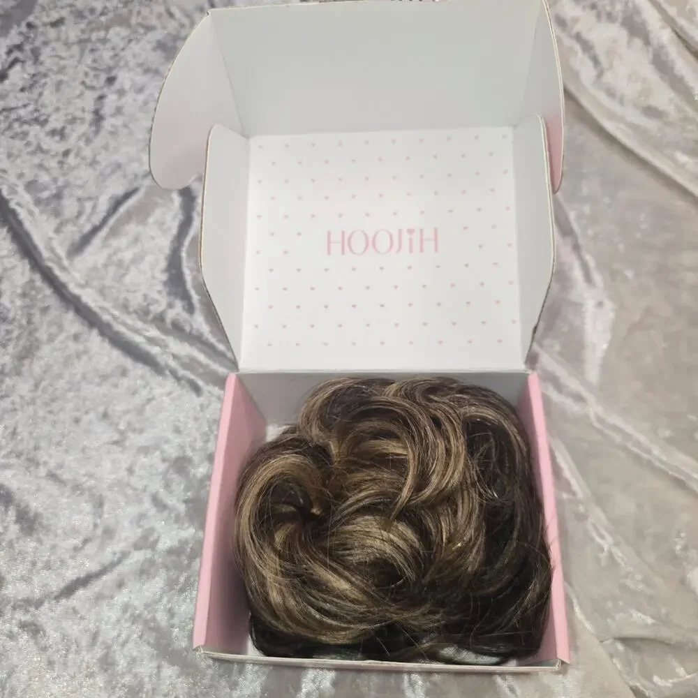 Short brown highlighted clip in extensions